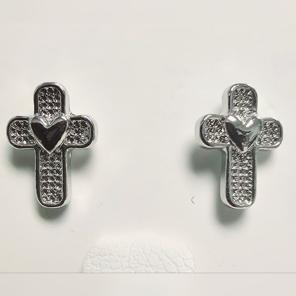 Heart Cross Stud